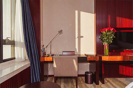 Portfolios_0002_interior-of-hotel-room-P8CKVZP.jpg