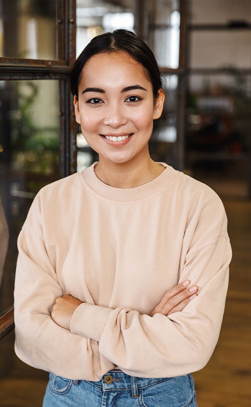 Team-Ponyo_0004_portrait-of-a-successful-business-woman-smiling-Q7LG5HA.jpg